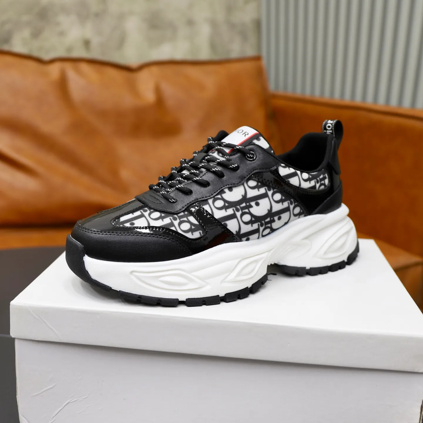 Ex-factory price: 462💰🙅‍♂️🙅‍♂️🙅‍♂️ Brand: Dior DIOR Standard code: 38-44 (45 customized) Grade: Same as the official website Material: Original material splicing Comfortable and breathable lining Lightweight and wear-resistant sports outsole Style category: Men's fashionable casual shoes Running sneakers Distinguished luxury brand elements Top luxury Color: actual picture color